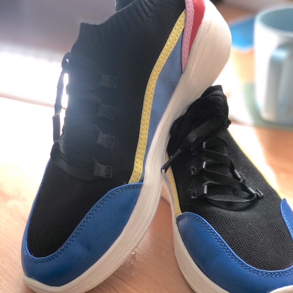 Size 8 Tennis Shoes